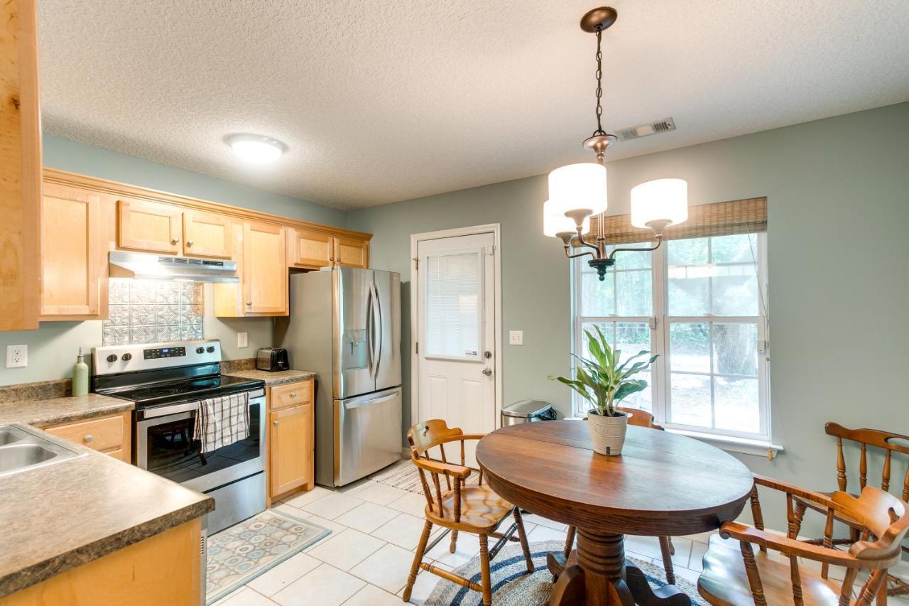 Pet-Friendly Darien Vacation Rental With Patio! Exterior photo